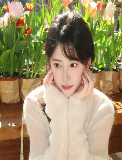 导演剪辑：《派遣女公关彩华》电影与电视剧比较惊艳四座的：媒介差异与叙事特点